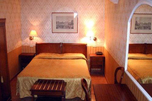 Hotel Varsavia 佛罗伦萨 客房 照片
